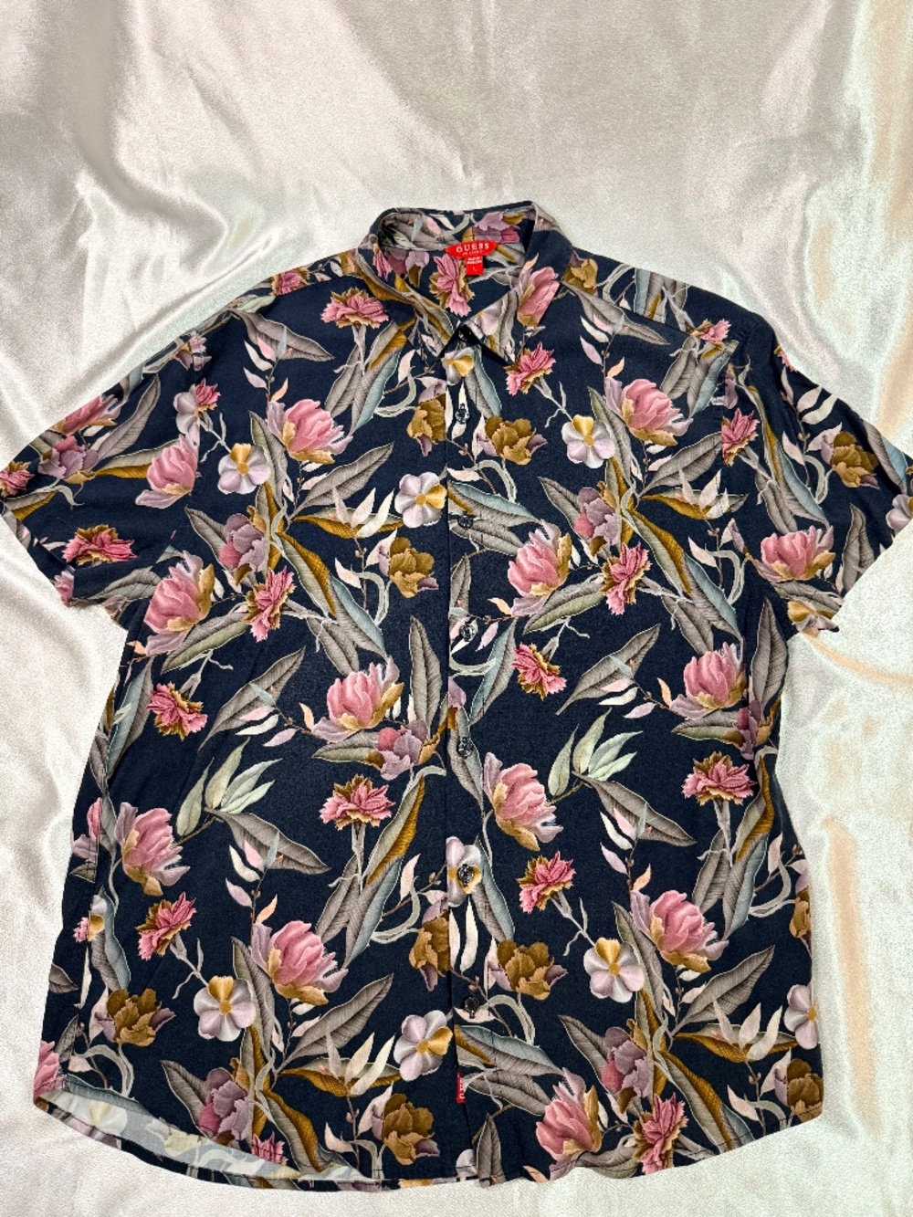 GUESS Los Angeles Men's Floral Button Up Shirt Size L Navy Pink Short Sleeve